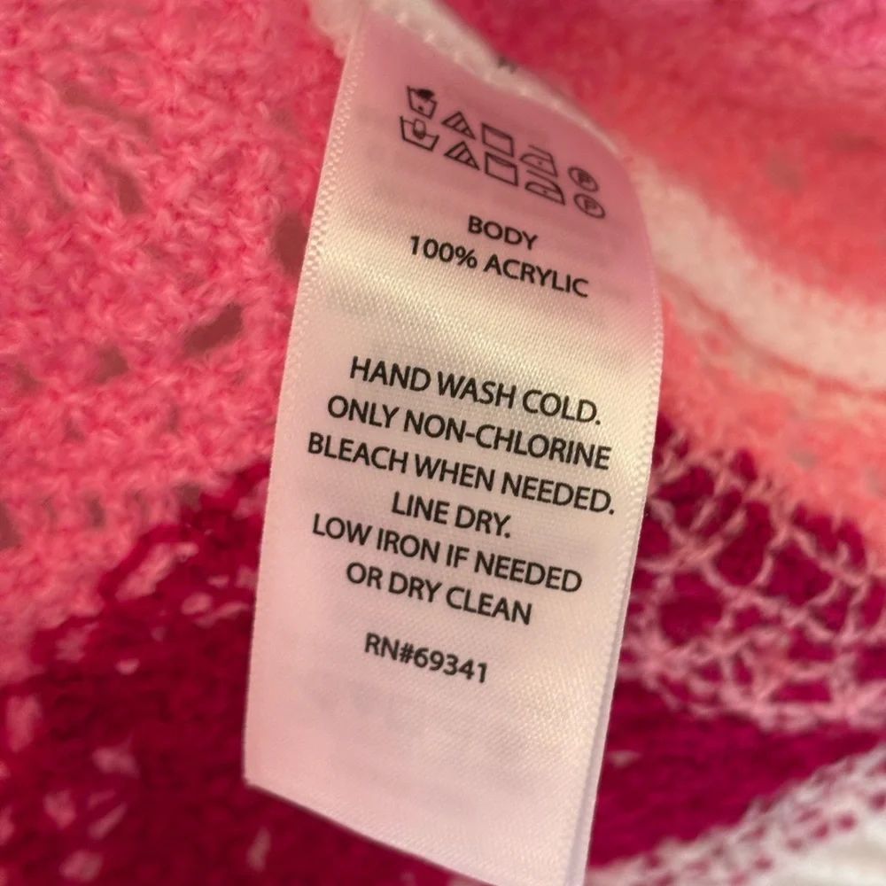 NWT House of Harlow 1960 Pink and White Heart Shrug Poncho Sweater - Picture 4 of 7